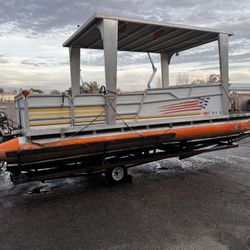 Pontoon Boat