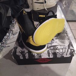 Air Jordan Mid SE