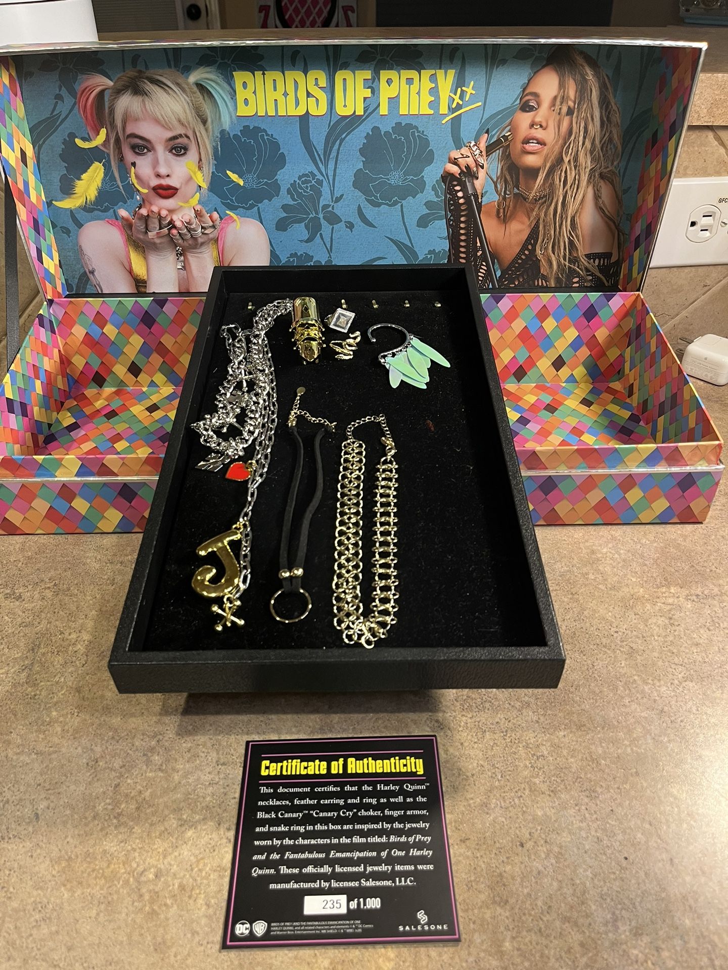 DC Comics “Birds of Prey” Harley Quinn #235 of 1000 Box Jewelry Set