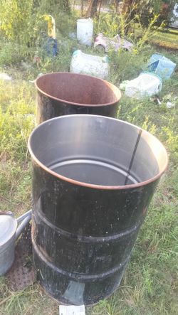 Middleboro's ahead blue I have black ones for 20 each there's nothing in them you need to clean them out you can use them for burning or whatever you