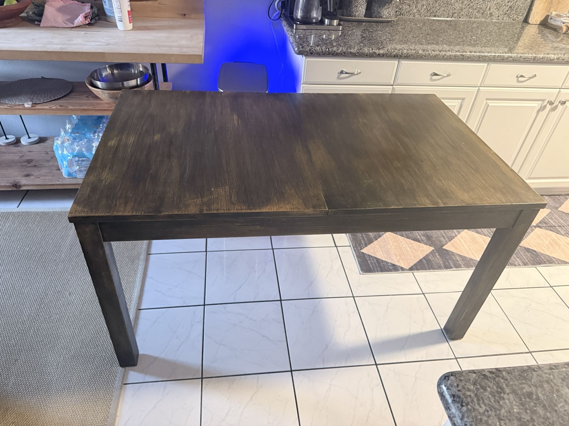 Expandable Dinning Table