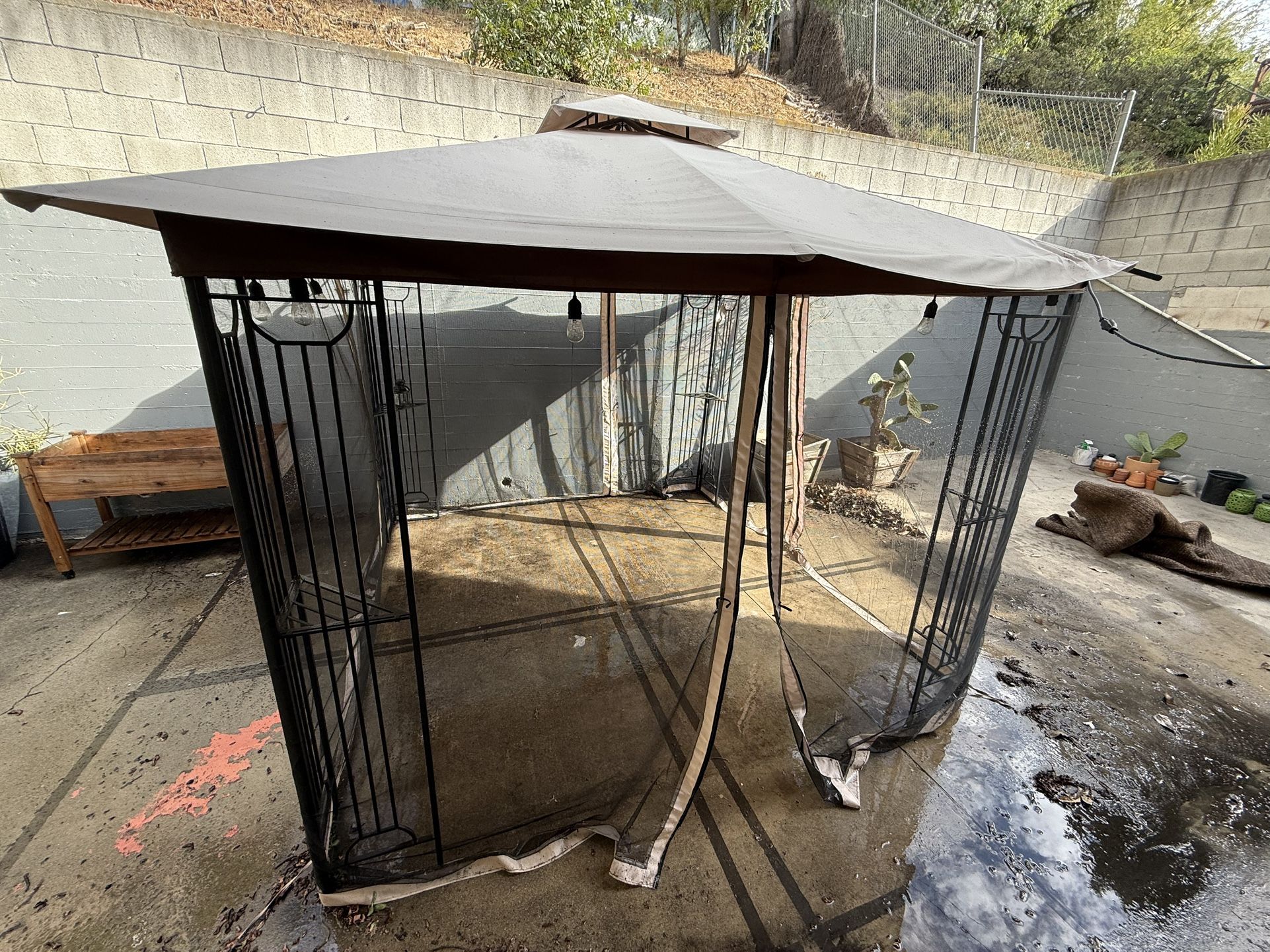 Outdoor Gazebo with Screens