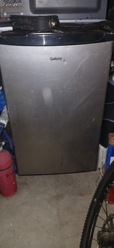 Refrigerator