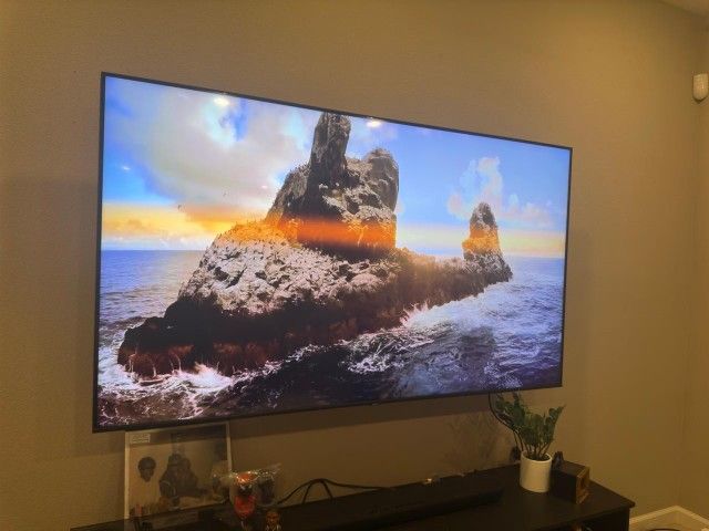 75” Samsung 4K UHD QLED Q70 Smart TV