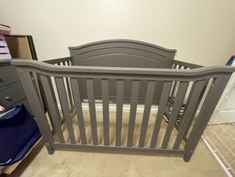 Delta Children’s 4 in 1 Crib