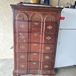 Wood dresser