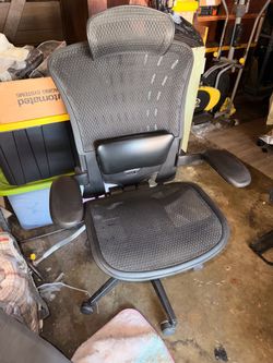 Mesh ergonomic chair