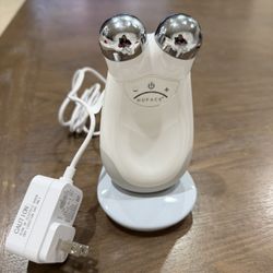 Nuface Trinity Mini w/charger