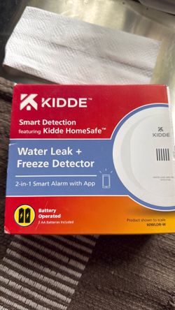 Middle water leak and freeze detector