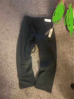 BRAND NEW ESSENTIAL PANTS