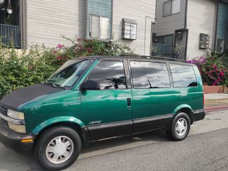 2000 Chevy Astro van