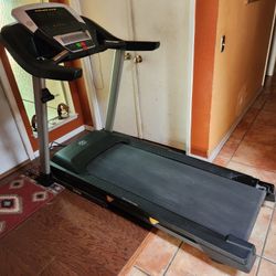 Golds Gym Treadmill (AIRSTRIDE PLUS)