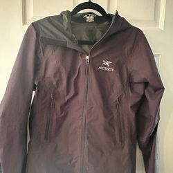 Arcâteryx Beta Lightweight Jacket - Womenâs Small