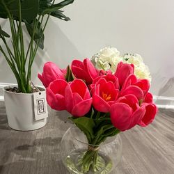 Flower arrangement (each $25)