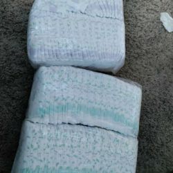 Kirkland Pampers Size 1 & 2
