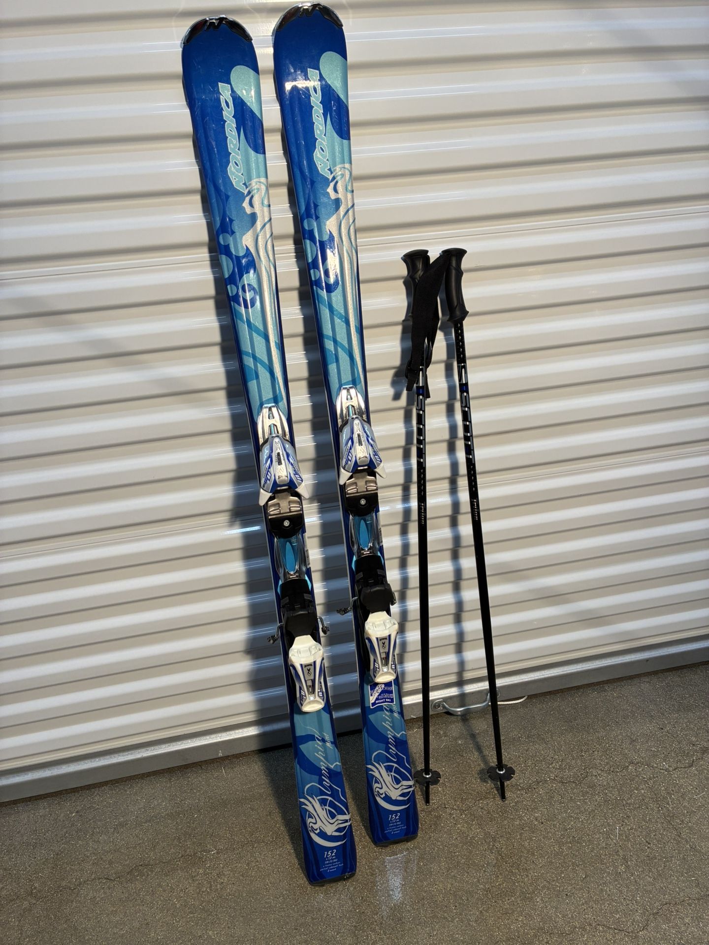 Nordica Drive Womens Skis with Bindings & poles 152 cm