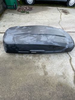 Thule Force XT large roof cargo storage box