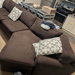 4 Piece Couch With Chaise