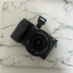 Sony - Alpha a6000 + 3 Lenses 