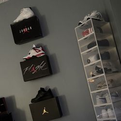 Jordan 11 Size 9, Jordan 4 Size 9, ASICS Size 8.5, Air Force’s Negras Size 9