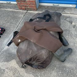 3 Dozen Mallard Decoys, 1 Mojo Spinning Wing Decoy