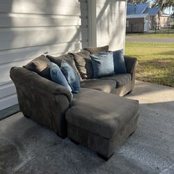 L shaped Sectional Couch 