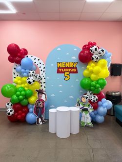 Toy Story Birthday Party Backdrop Balloon Setup
