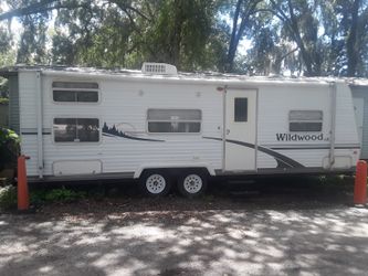 2005 Wildwood 8 x 29