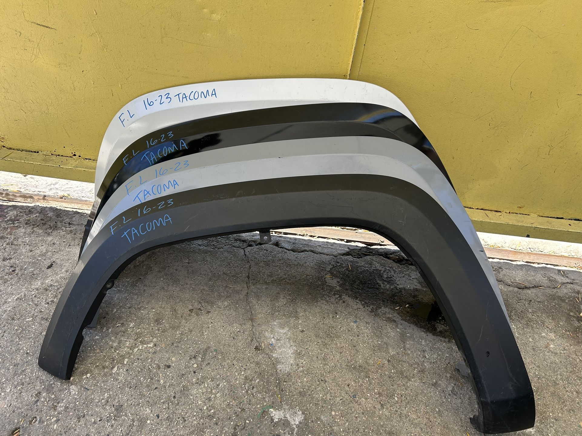 2016-2023 TOYOTA TACOMA FRONT DRIVER SIDE FENDER FLARE