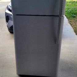 Kenmore Refrigerator 