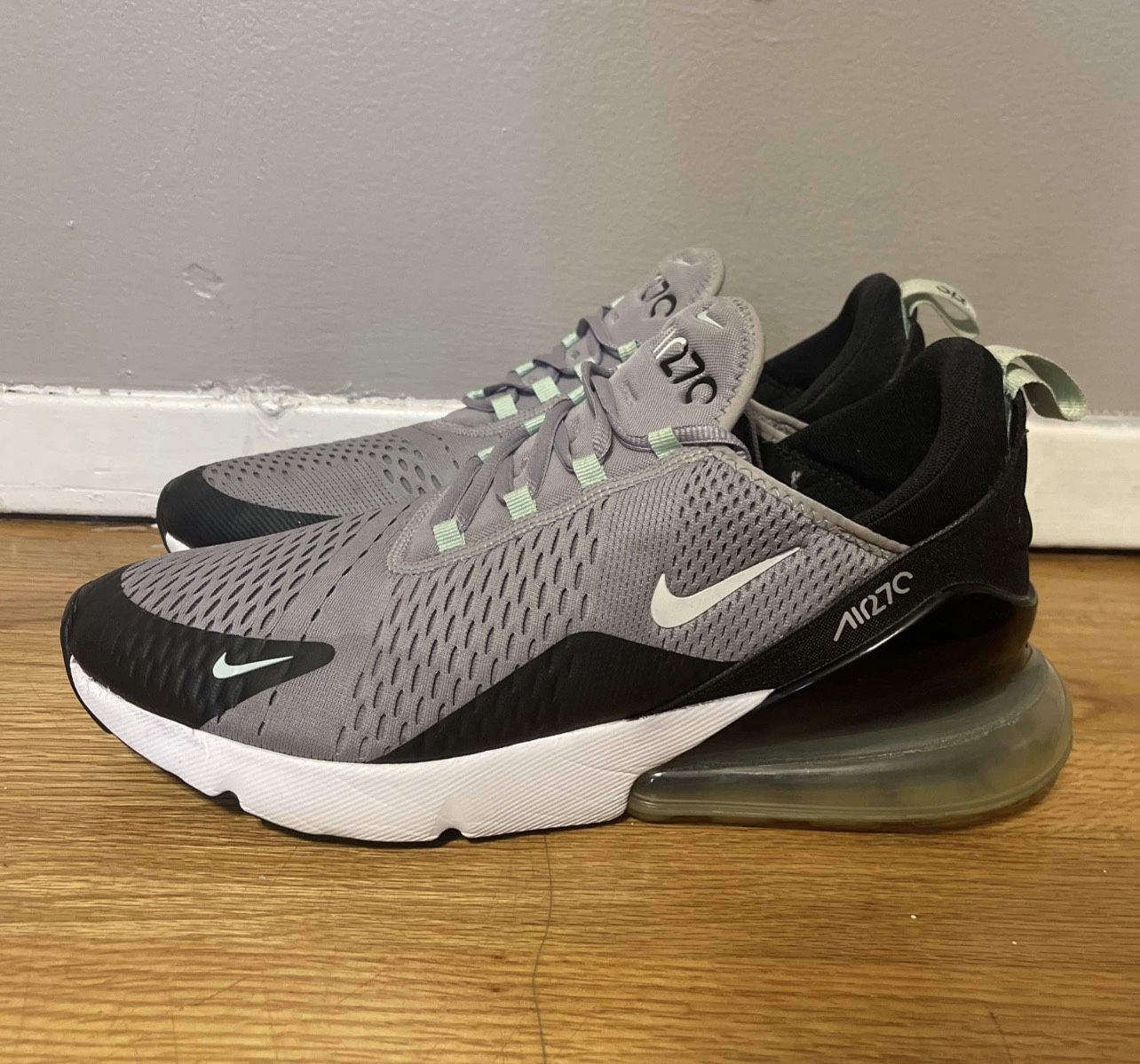 Nike Air Max 270 Men's Size 13 Running Shoes Atmosphere Grey Fresh Mint