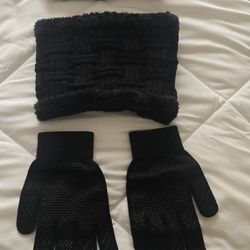 Hat Scarf Gloves That Operate Smart Phone Set