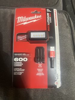 Milwaukee 600 Lumens Rechargeable Head Lamp