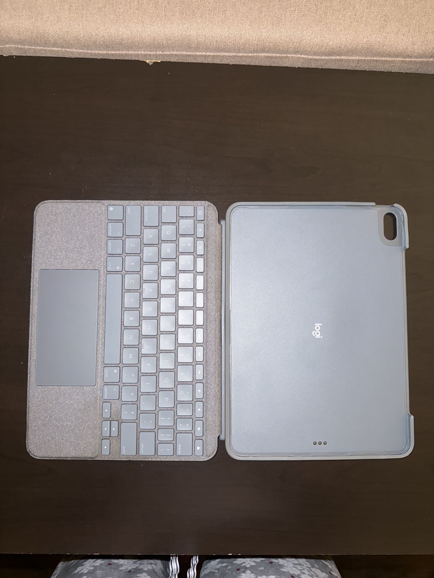 Logitech Combo Touch for iPad Air (Oxford Grey)