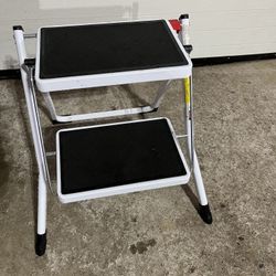 New 2 Foot Step Ladder