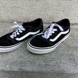Vans Ward Low Size 2 (Big kids) Black- Unisex