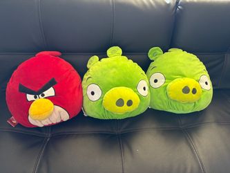 3 Angry Birds Plush Toys. Everything Must Go!/Moving Sale