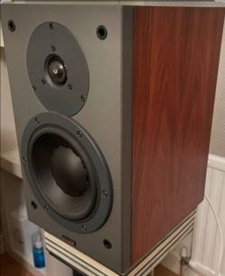 Hi-Fi Dynaudio 52 se speakers