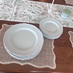 Dinnerware Set