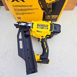 DeWALT 20V XR Framing Nailer 21 degrees