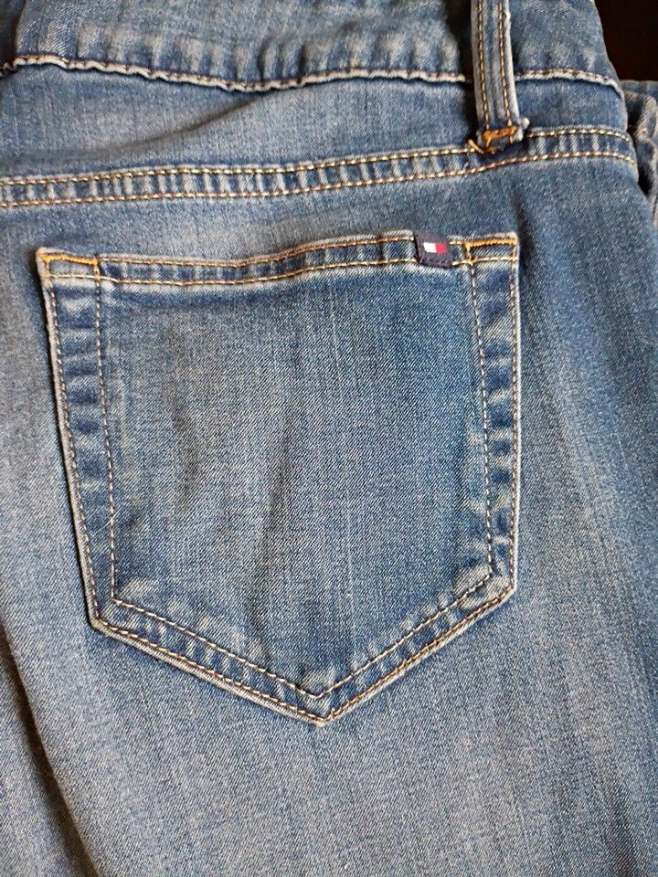 Woman's Tommy HilfigerJeans Size 8 $5