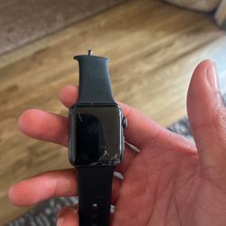 Apple Watch Series 3 Cracked