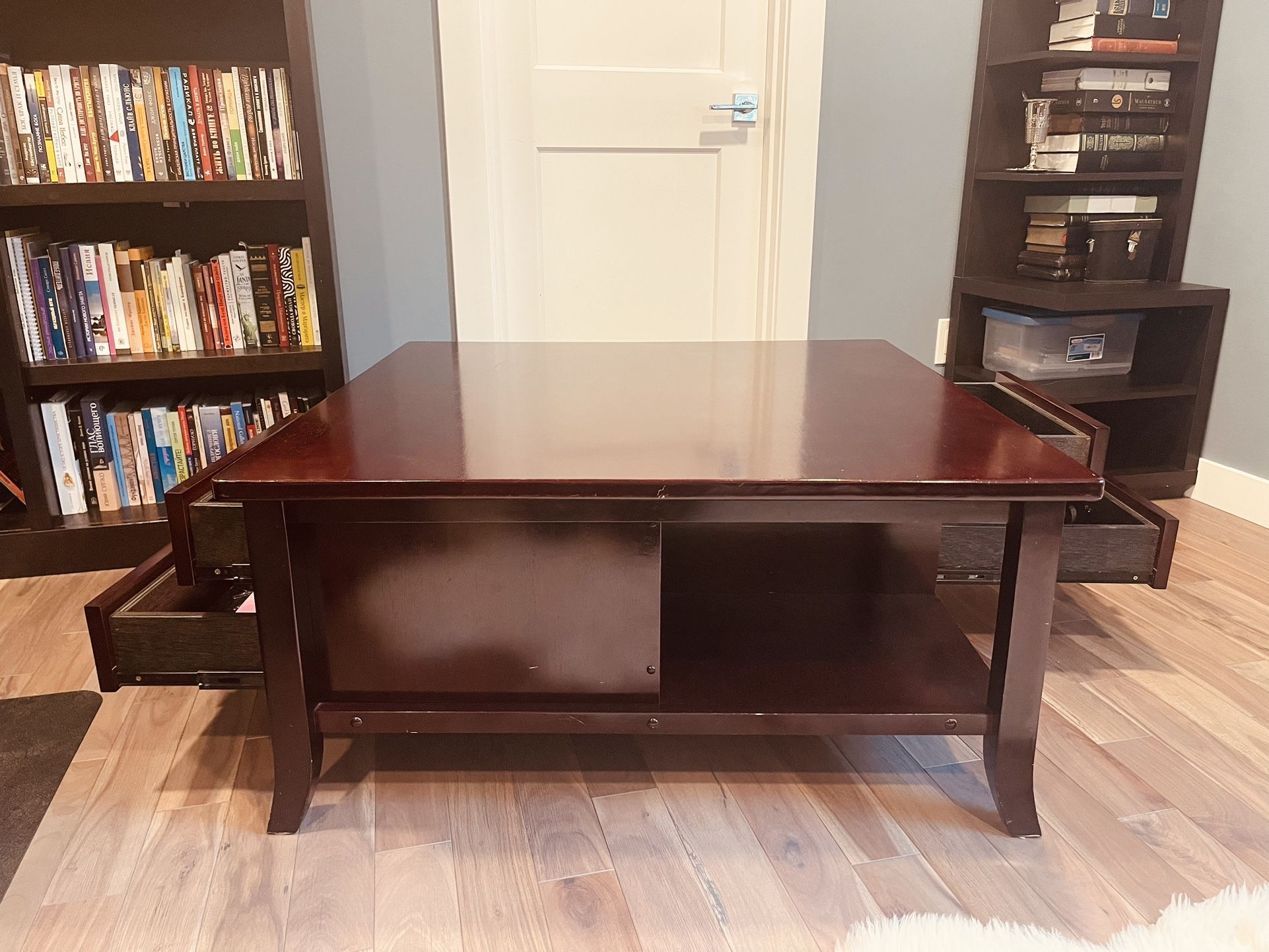 Modern Square Coffee Table – 38”x38” – Excellent Condition