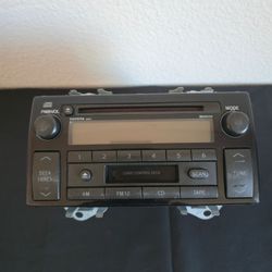 2002 2003 2004 Toyota Camry LE OEM Radio CD Cassette Stereo 86120-AA040 Face 16823