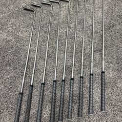 Ping Eye Black dot iron set