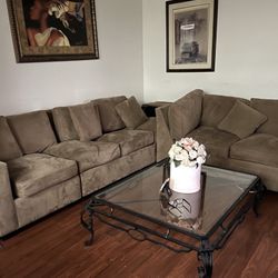 2 Free Couch’s 