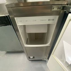 Sub Zero Ice Maker 15"inch Panel Ready 