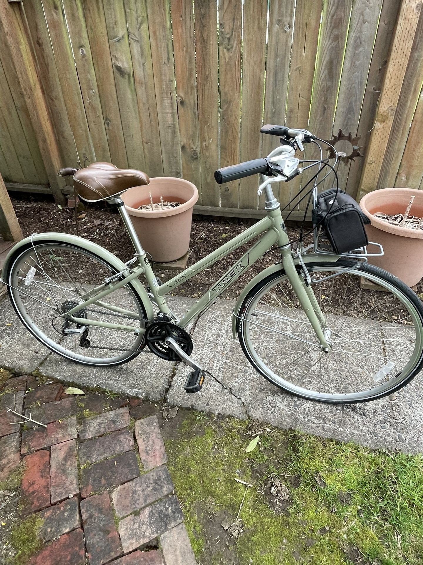 15” Trek Allant (‘09)
