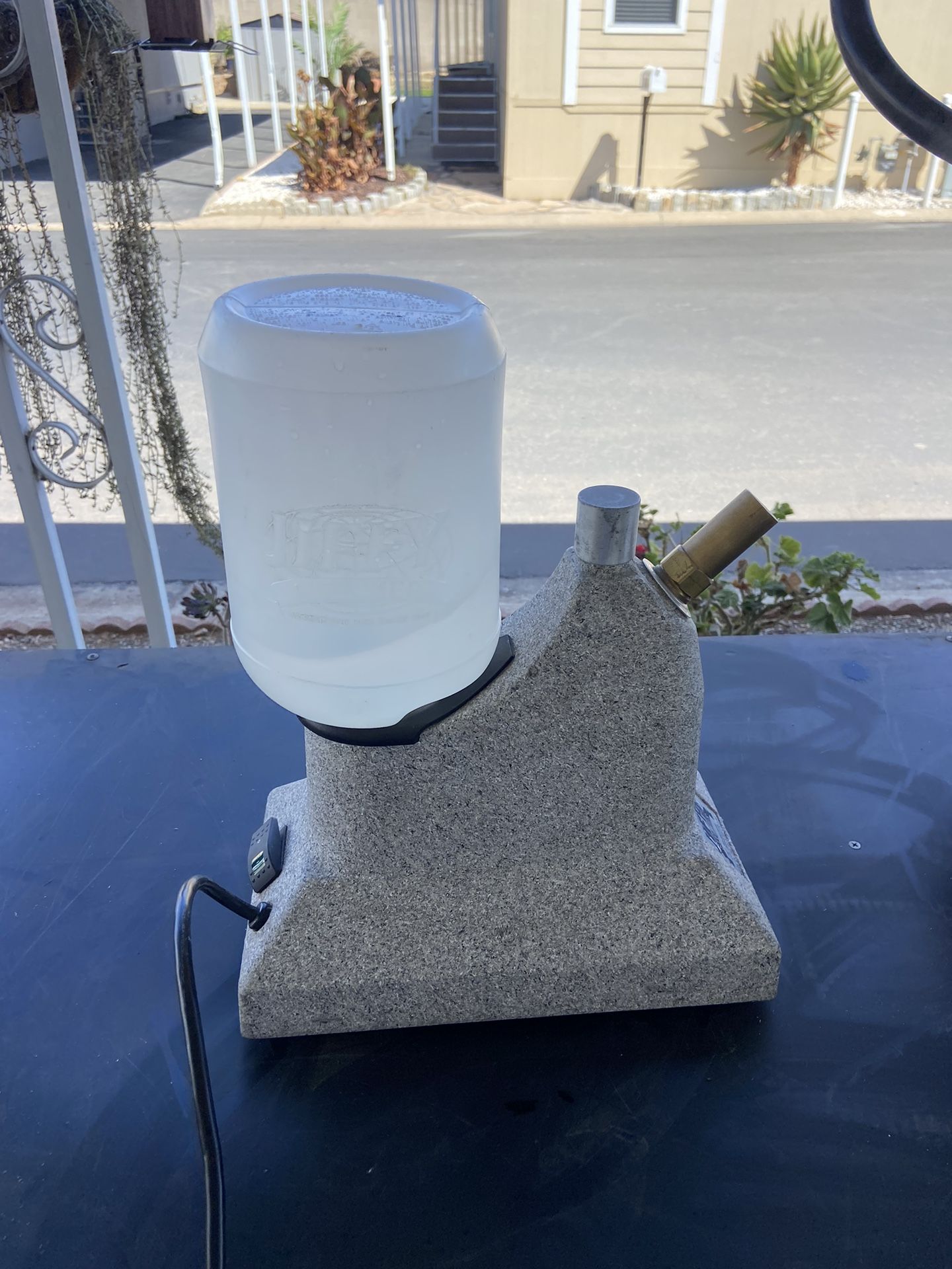 J1 Jiffy Hat Steamer