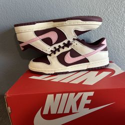 Nike Dunk Low Valentines Day